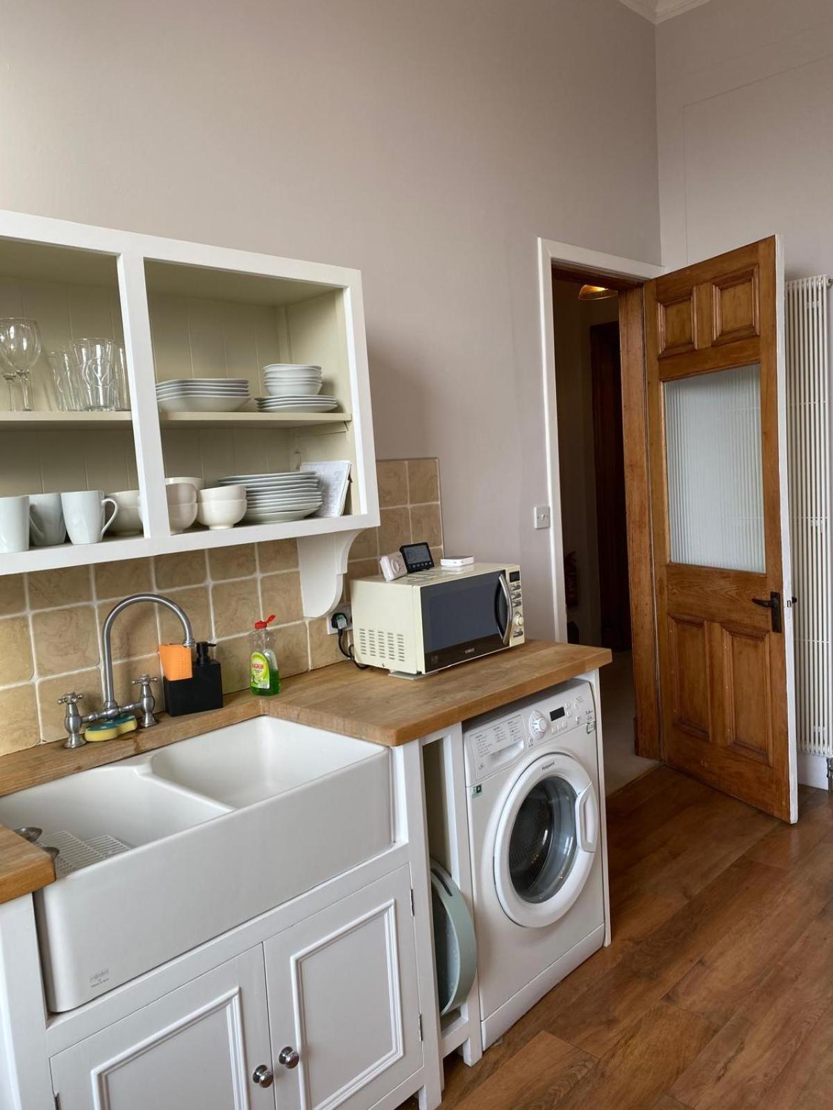 Beautiful & Bright 2 Bed Flat Murrayfield Edinburgh Exterior photo